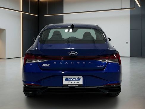 Used 2023 Hyundai Elantra Limited w/ Cargo Package FWD image 5