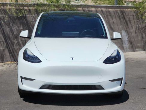 Used 2022 Tesla Model Y Performance AWD/4WD image 3