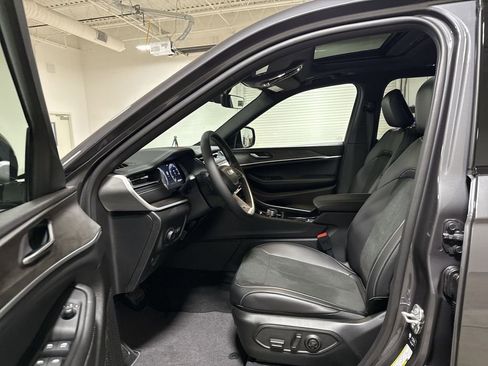New 2026 Jeep Grand Cherokee L 4WD image 21