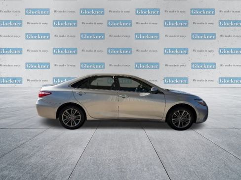 Used 2017 Toyota Camry SE image 9