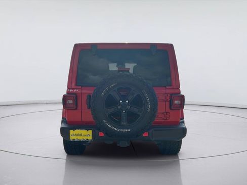 Used 2023 Jeep Wrangler Unlimited Sahara AWD/4WD image 5