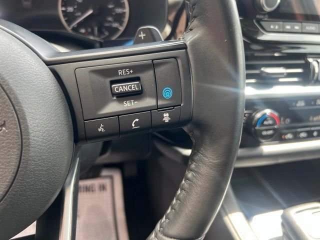 Used 2024 Nissan Pathfinder SV FWD image 18