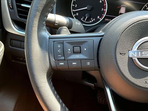 Used 2024 Nissan Rogue SV w/ SV Premium Package AWD/4WD image 18