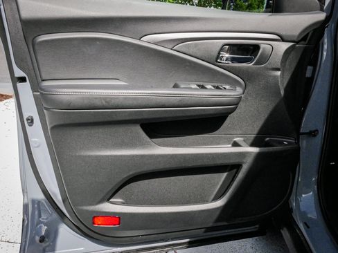 Used 2023 Honda Ridgeline Sport image 14