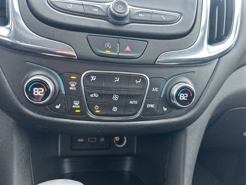 Used 2023 Chevrolet Equinox LT image 27