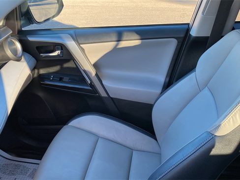 Used 2018 Toyota RAV4 Limited image 21
