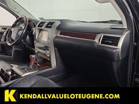 Used 2016 Lexus GX 460 w/ Premium Package AWD/4WD image 21