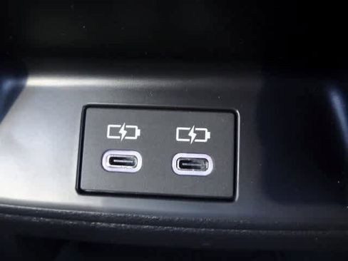 Used 2025 Toyota Corolla LE image 11