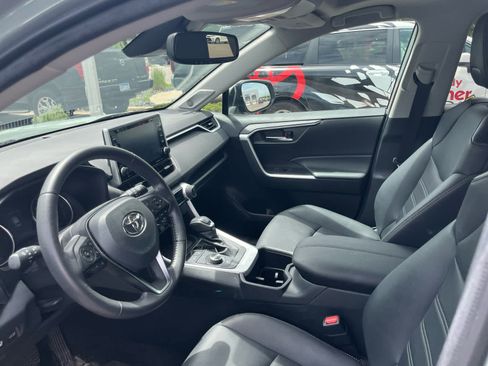 Certified 2022 Toyota RAV4 XLE Premium AWD/4WD image 10