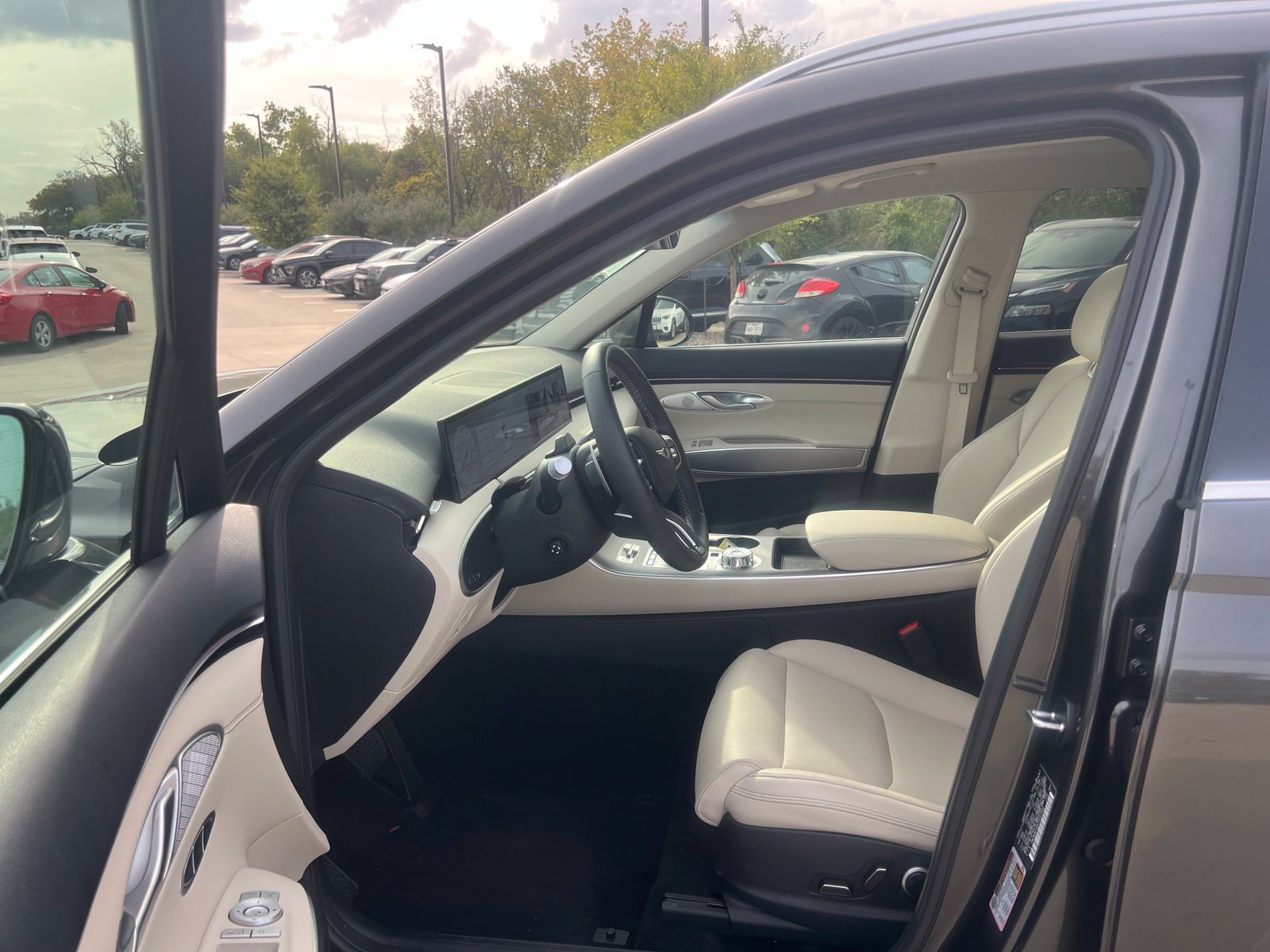 Used 2026 Genesis GV70 2.5T Select AWD/4WD image 23