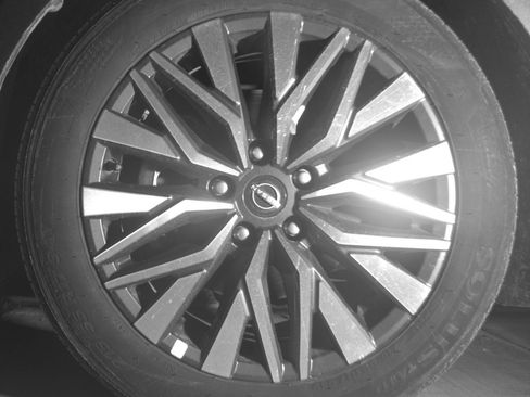 Used 2025 Nissan Altima 2.5 SV image 12