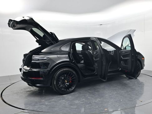 Used 2022 Porsche Cayenne GTS image 75