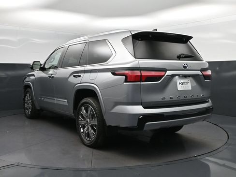 Used 2023 Toyota Sequoia Capstone AWD/4WD image 5