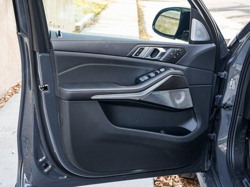 Certified 2025 BMW X7 M60i image 9