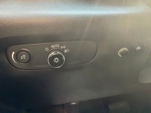 Used 2020 Chevrolet Traverse LS AWD/4WD image 29