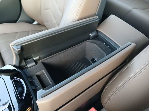 New 2025 BMW 530i 530i Retired Loaner w/ M Sport Package image 24