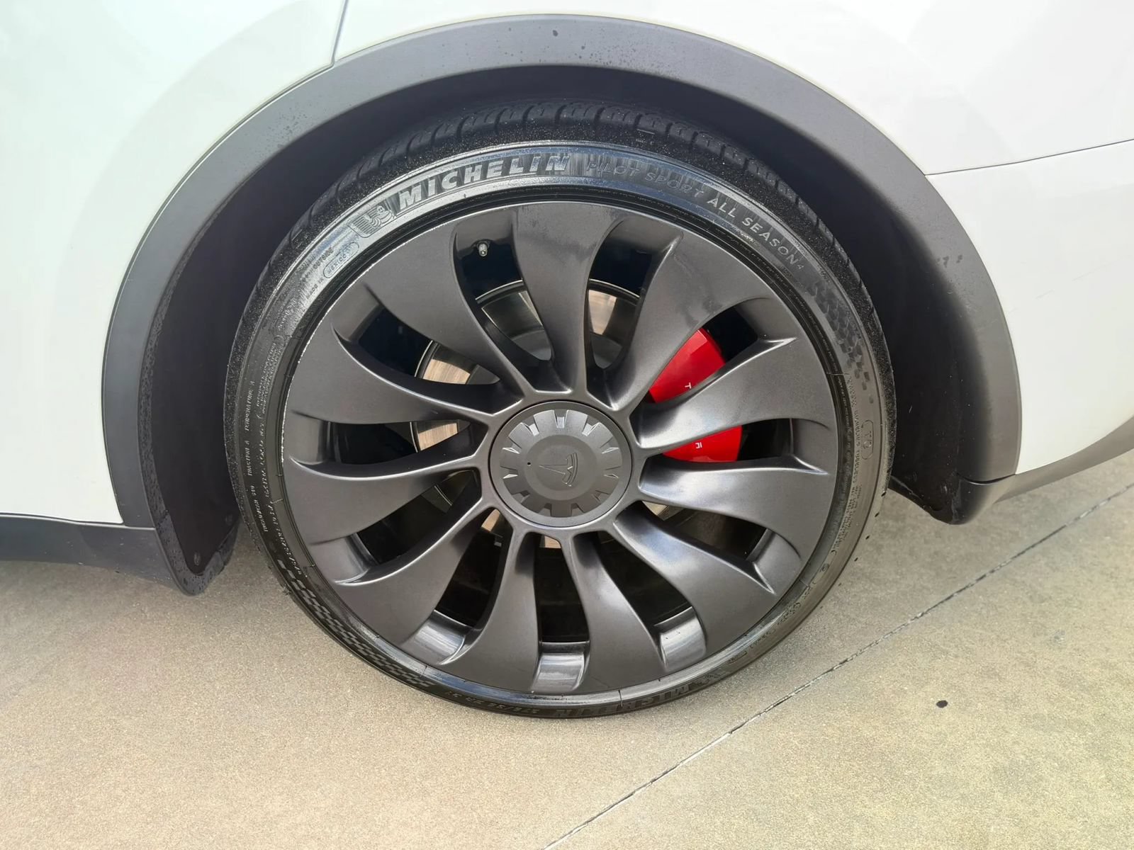 Used 2023 Tesla Model Y Performance AWD/4WD image 13