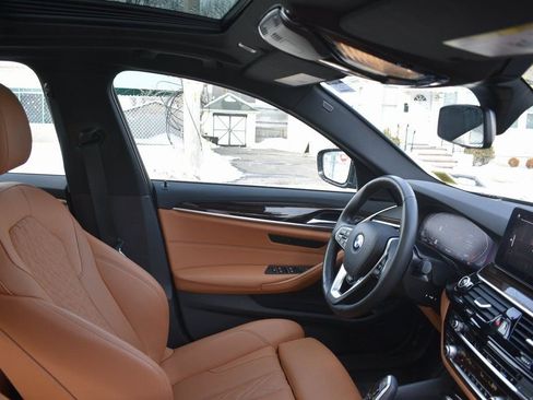 Used 2023 BMW 530i xDrive w/ Convenience Package image 22