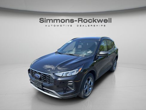 Used 2025 Ford Escape ST-Line AWD/4WD image 1