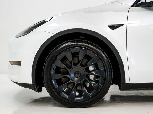 Used 2021 Tesla Model Y Long Range image 23