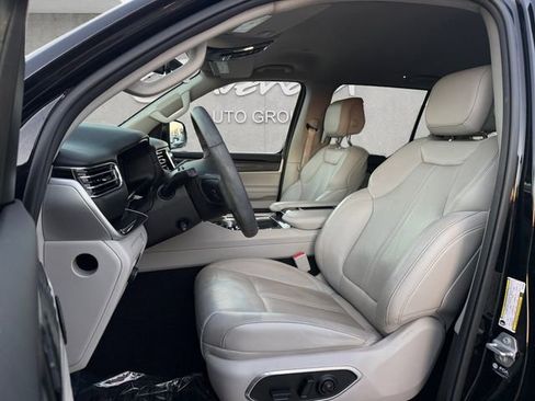 Used 2022 Jeep Wagoneer Series I image 19