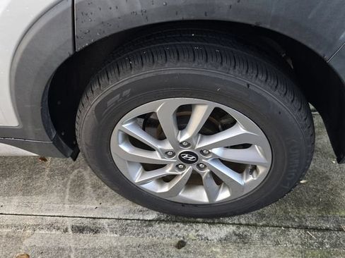 Used 2018 Hyundai Tucson SEL FWD image 11
