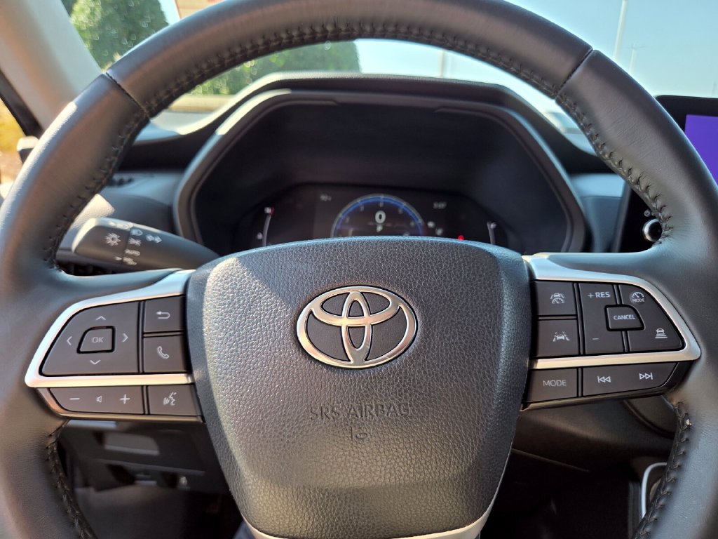 Certified 2024 Toyota Grand Highlander FWD image 25