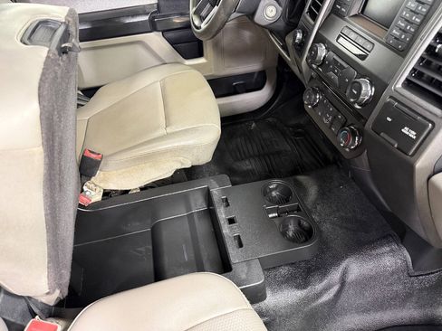 Used 2018 Ford F550 4x4 Regular Cab Super Duty image 36