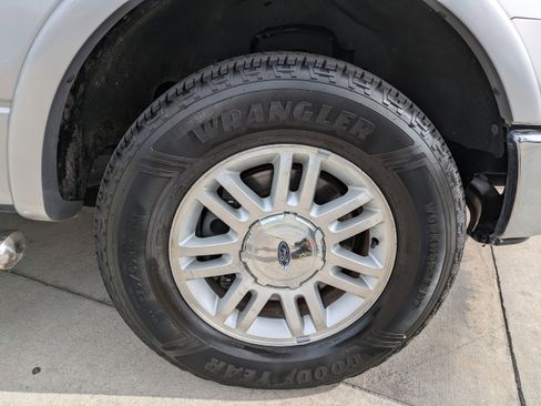 Used 2013 Ford F150 Lariat w/ Luxury Equipment Group image 8