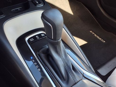 Used 2024 Toyota Corolla XLE image 20