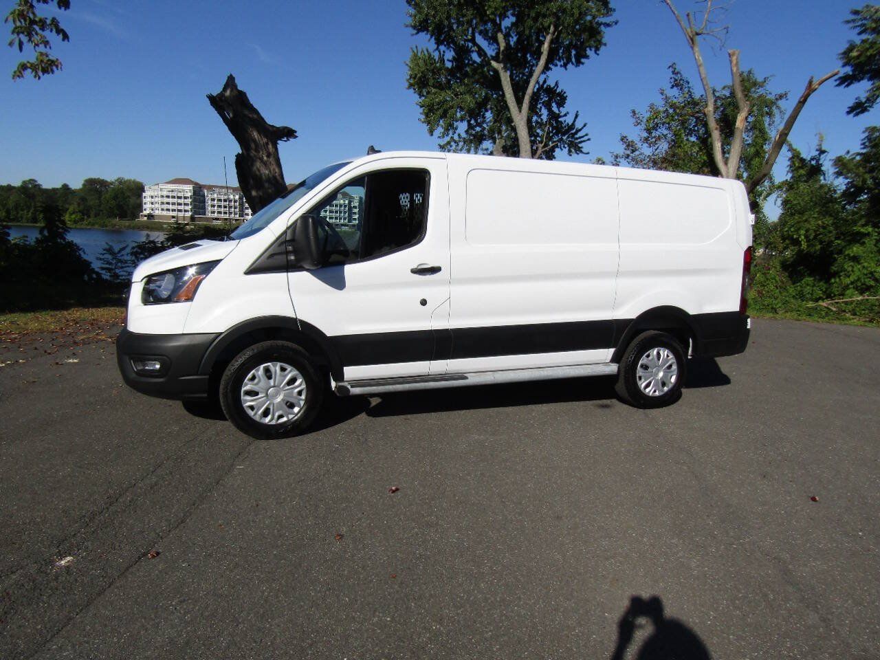 Used 2025 Ford Transit 250 Low Roof w/ Exterior Upgrade Package RWD image 3