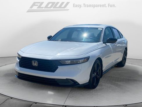 Used 2025 Honda Accord Sport image 4