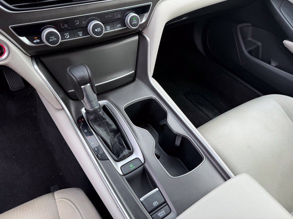 Used 2018 Honda Accord LX image 12