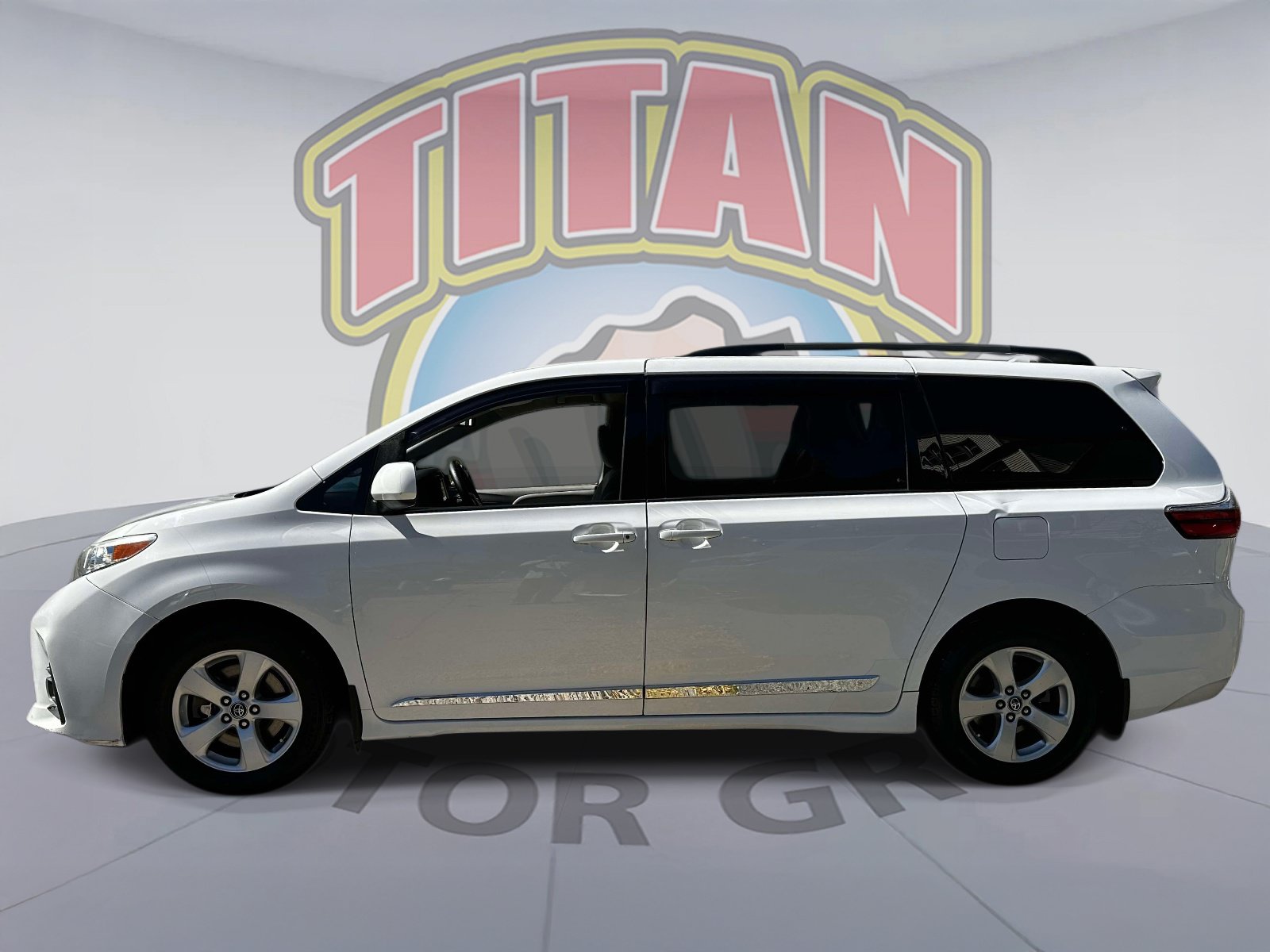 Certified 2020 Toyota Sienna LE FWD image 3