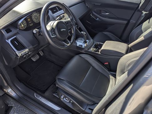 Used 2020 Jaguar E-PACE R-Dynamic HSE image 9