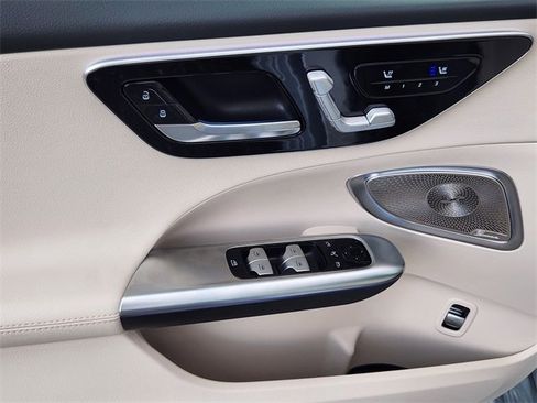 New 2025 Mercedes-Benz C 300 4MATIC Sedan image 10