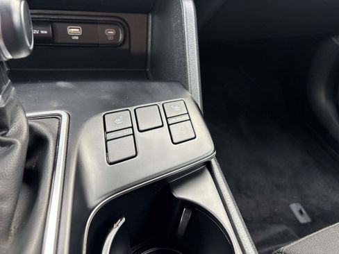 Used 2025 Kia Sportage LX image 23