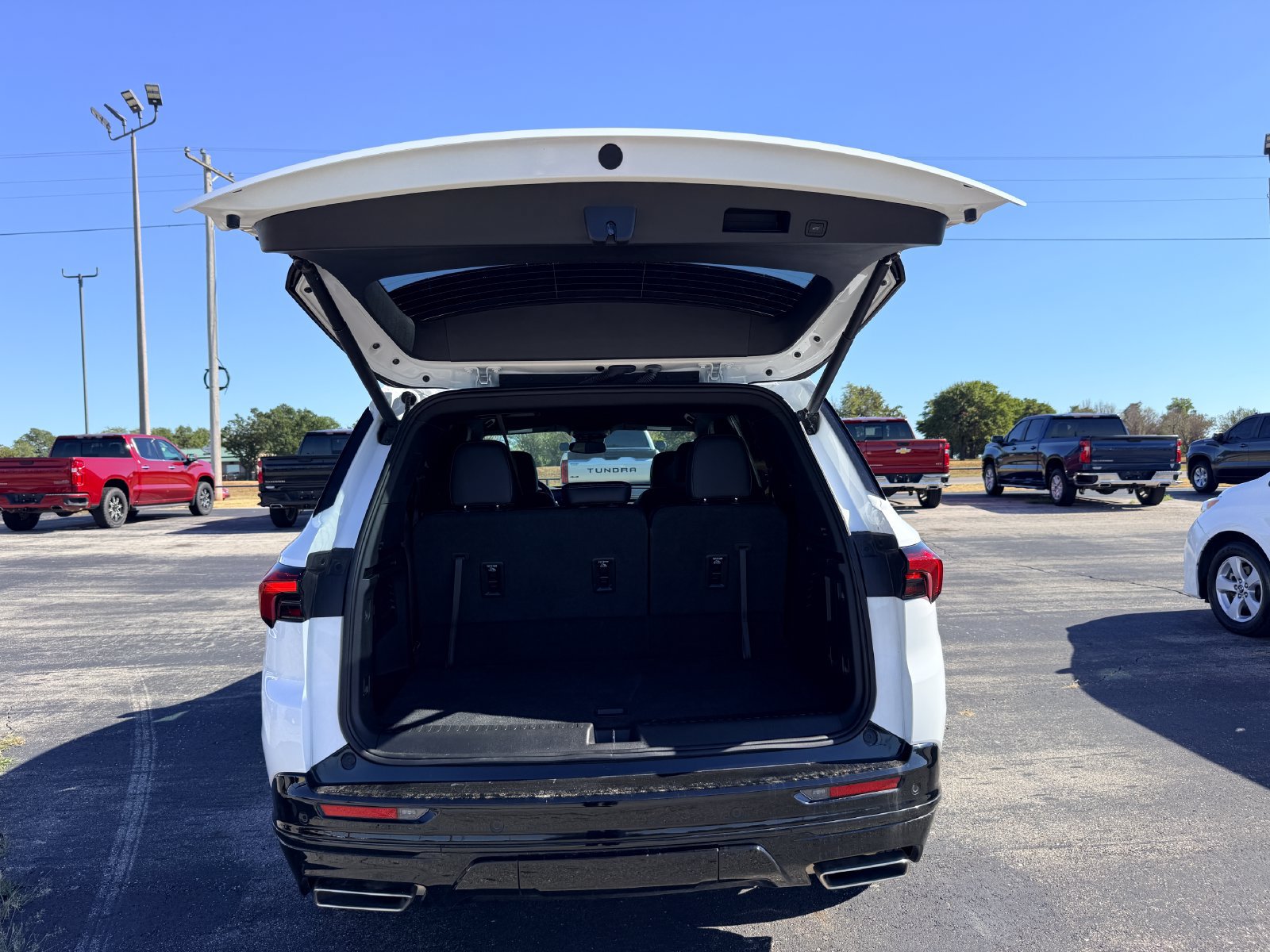 Used 2026 Buick Enclave Sport Touring FWD image 9