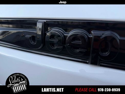 New 2025 Jeep Grand Cherokee Limited image 28