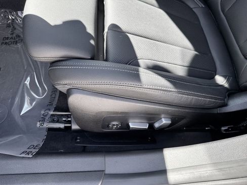 Used 2023 BMW 330i Sedan w/ Premium Package RWD image 41