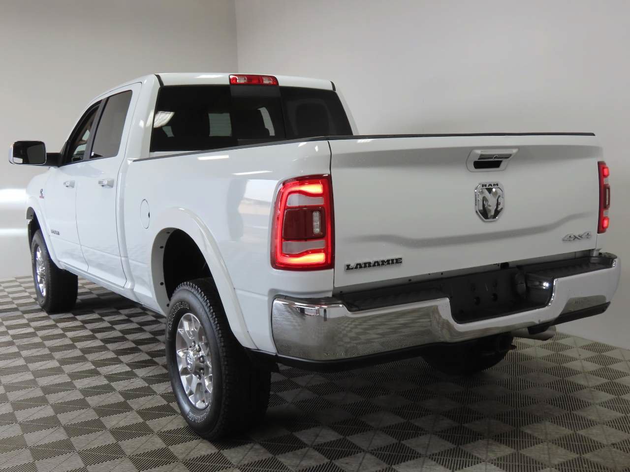 Used 2022 RAM 2500 Laramie AWD/4WD image 3
