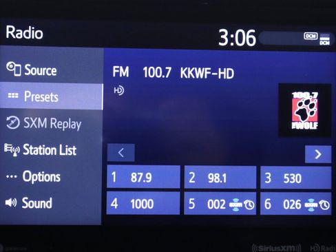 Used 2021 Toyota Highlander XLE image 16