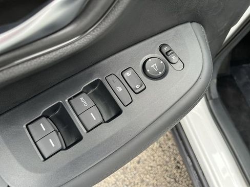 New 2026 Honda HR-V LX image 17