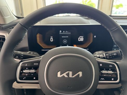 New 2025 Kia Sorento S image 17