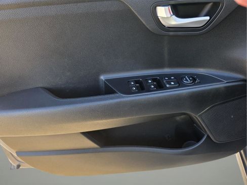 Used 2023 Kia Rio S image 24