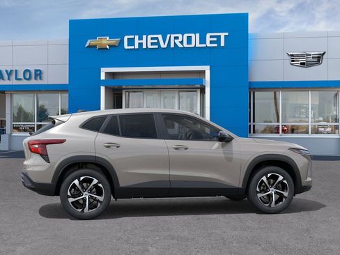 New 2026 Chevrolet Trax RS FWD image 5
