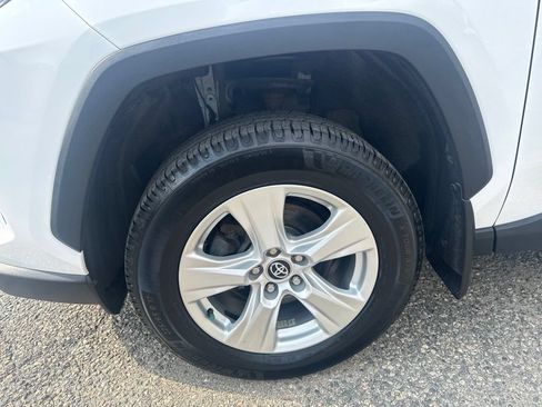 Used 2021 Toyota RAV4 XLE AWD/4WD image 11