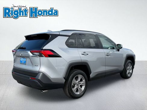 Used 2024 Toyota RAV4 XLE FWD image 7