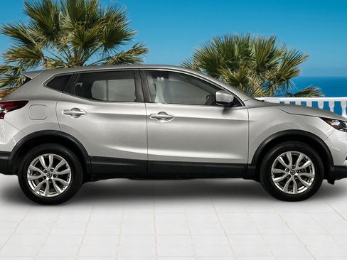 Used 2021 Nissan Rogue Sport S image 3