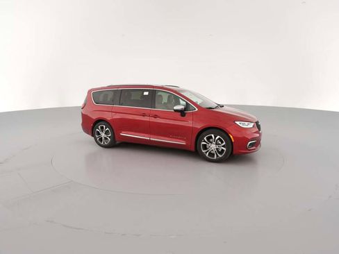 New 2026 Chrysler Pacifica Pinnacle image 15